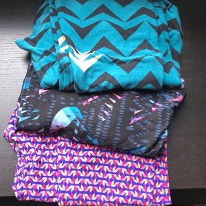 LuLaRoe Tall & Curvy leggings lot of 3